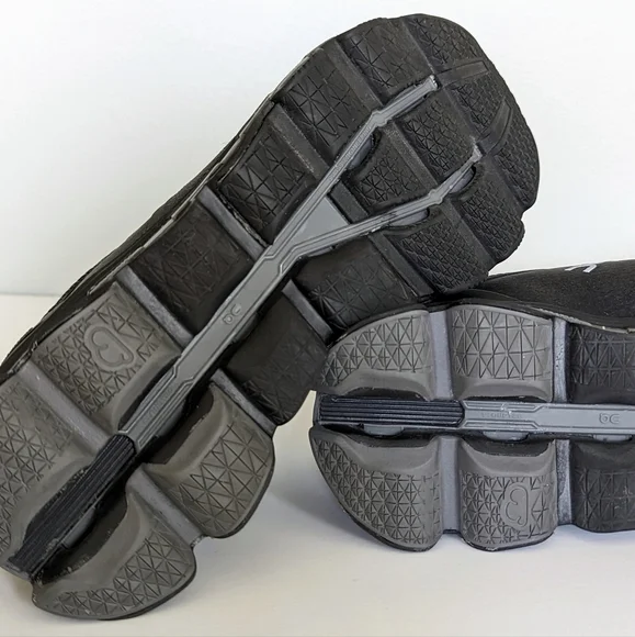 On Running Cloudace Running Shoes - Picture 11 of 13